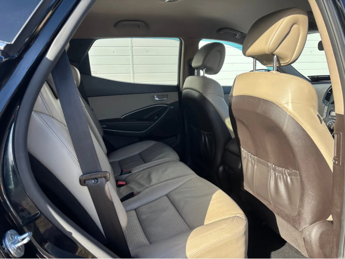 Hyundai Santa Fe 4WD EXECUTIVE 4DR - Image 4