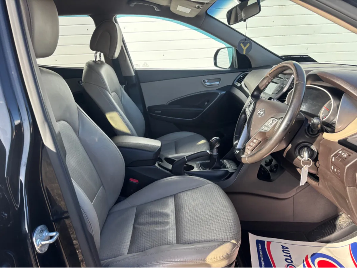 Hyundai Santa Fe 4WD EXECUTIVE 4DR - Image 2