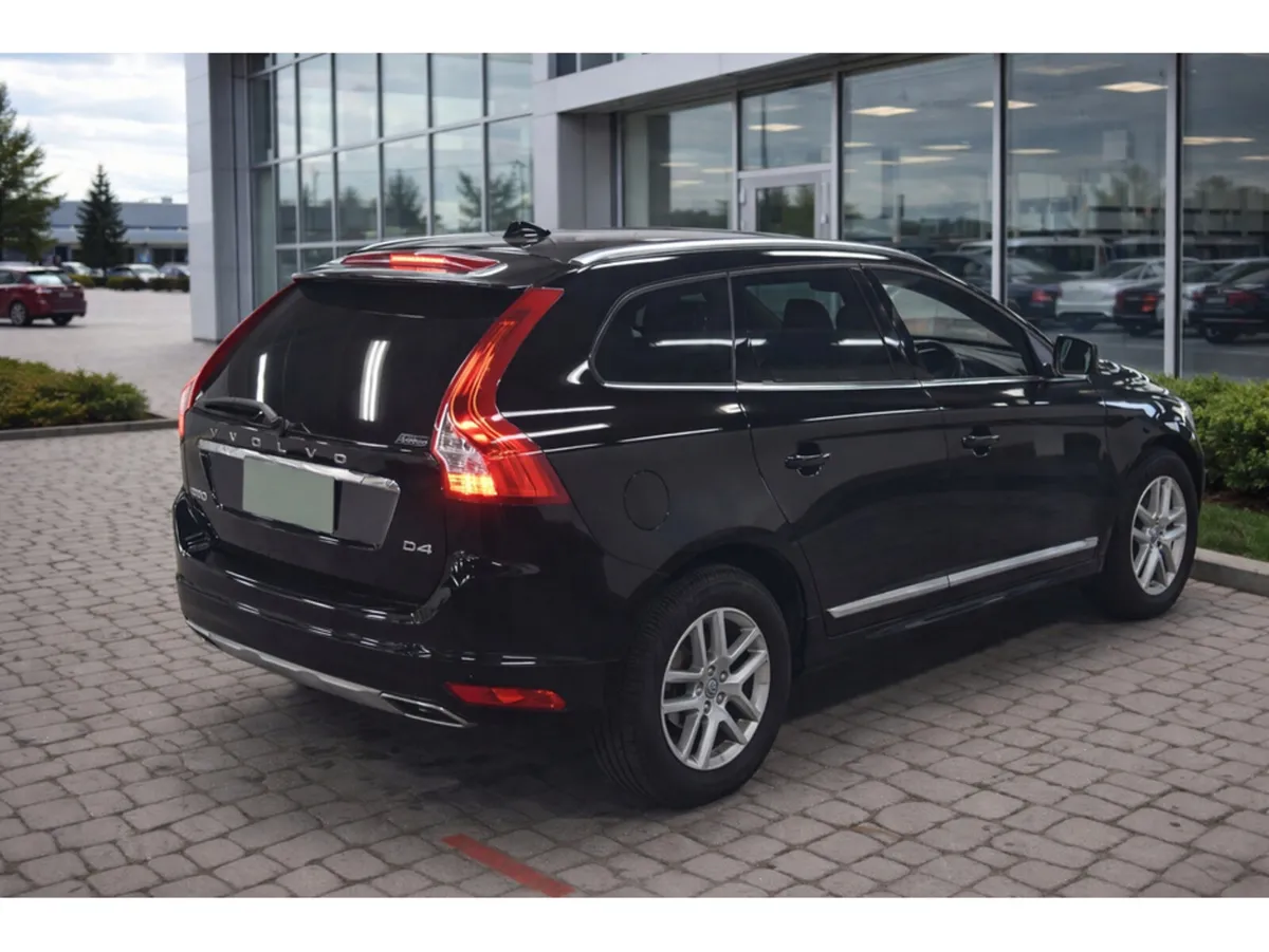 Volvo XC60 2.0 SE LUX NAV (PAN ROOF) 190BHP AUTOMA - Image 2