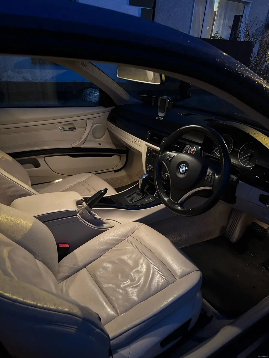 🔵 BMW 320i E92 Coupe – Le Mans Blue 🔵 - Image 3