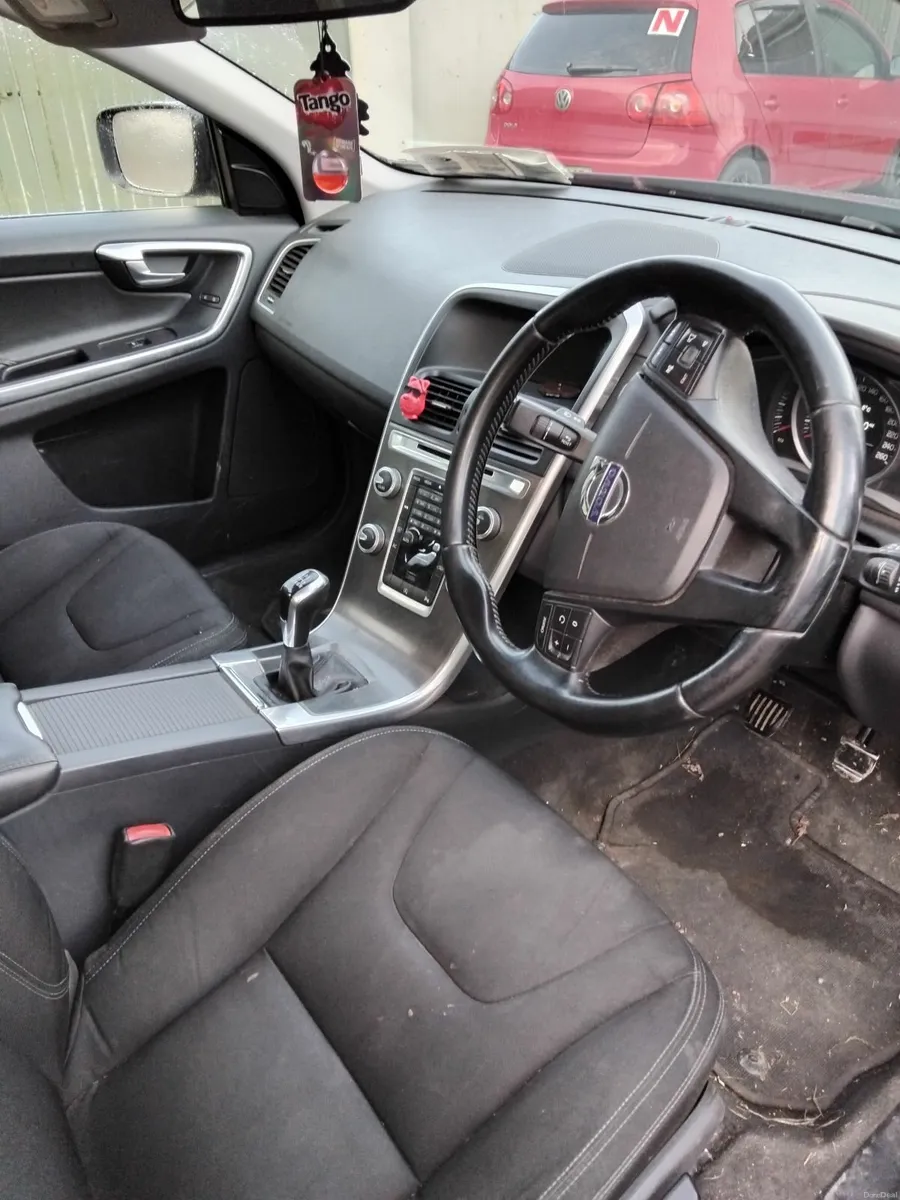 151 Volvo XC60 ....08 vw golf 1.4 petrol - Image 6