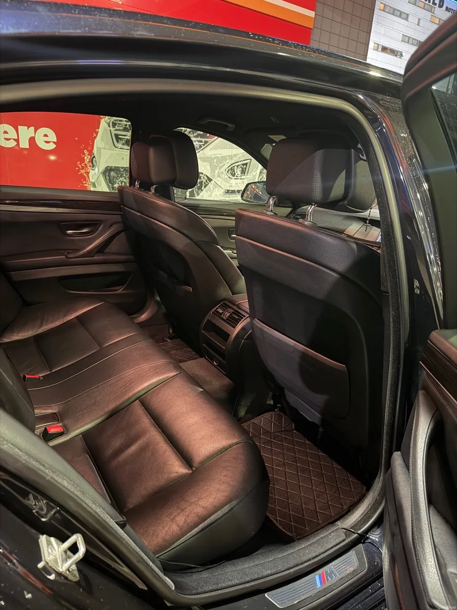 BMW 5-Series 2012 - Image 4