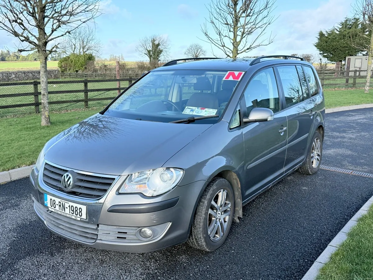 Touran 1.6 petrol 2008 - Image 2