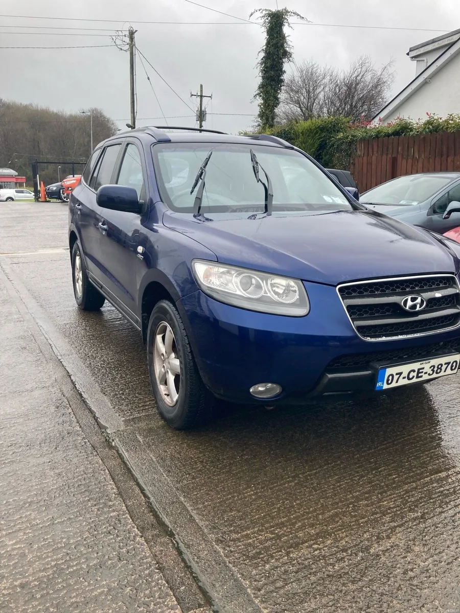 Hyundai Sante Fe - Automatic - Commercial - Image 3