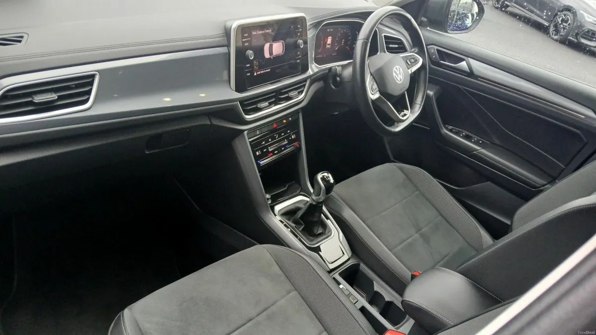 Volkswagen T-Roc Style 2.0 TDI 116HP **REAR VIEW C - Image 2