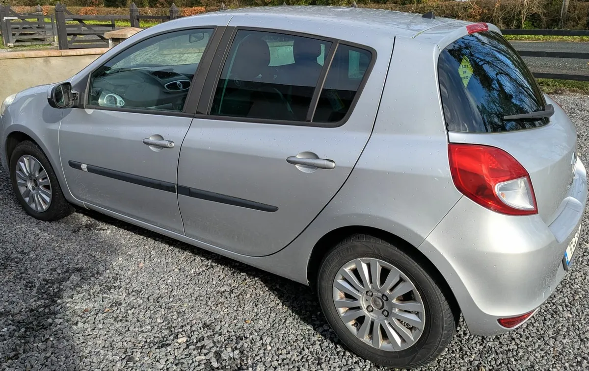Renault Clio 2011 - Image 4