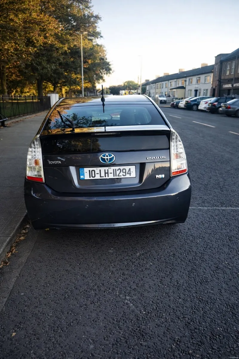 Toyota Prius 2400€ - Image 3