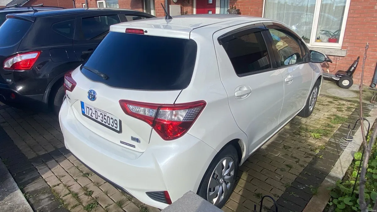 Toyota Yaris/Vitz 1.5 Hybrid 2017 NEW NCT - Image 4