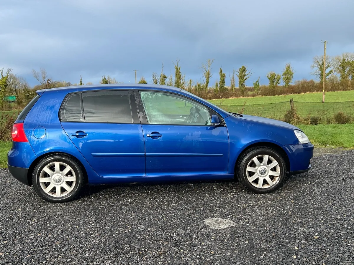 Volkswagen Golf 2005 - Image 2