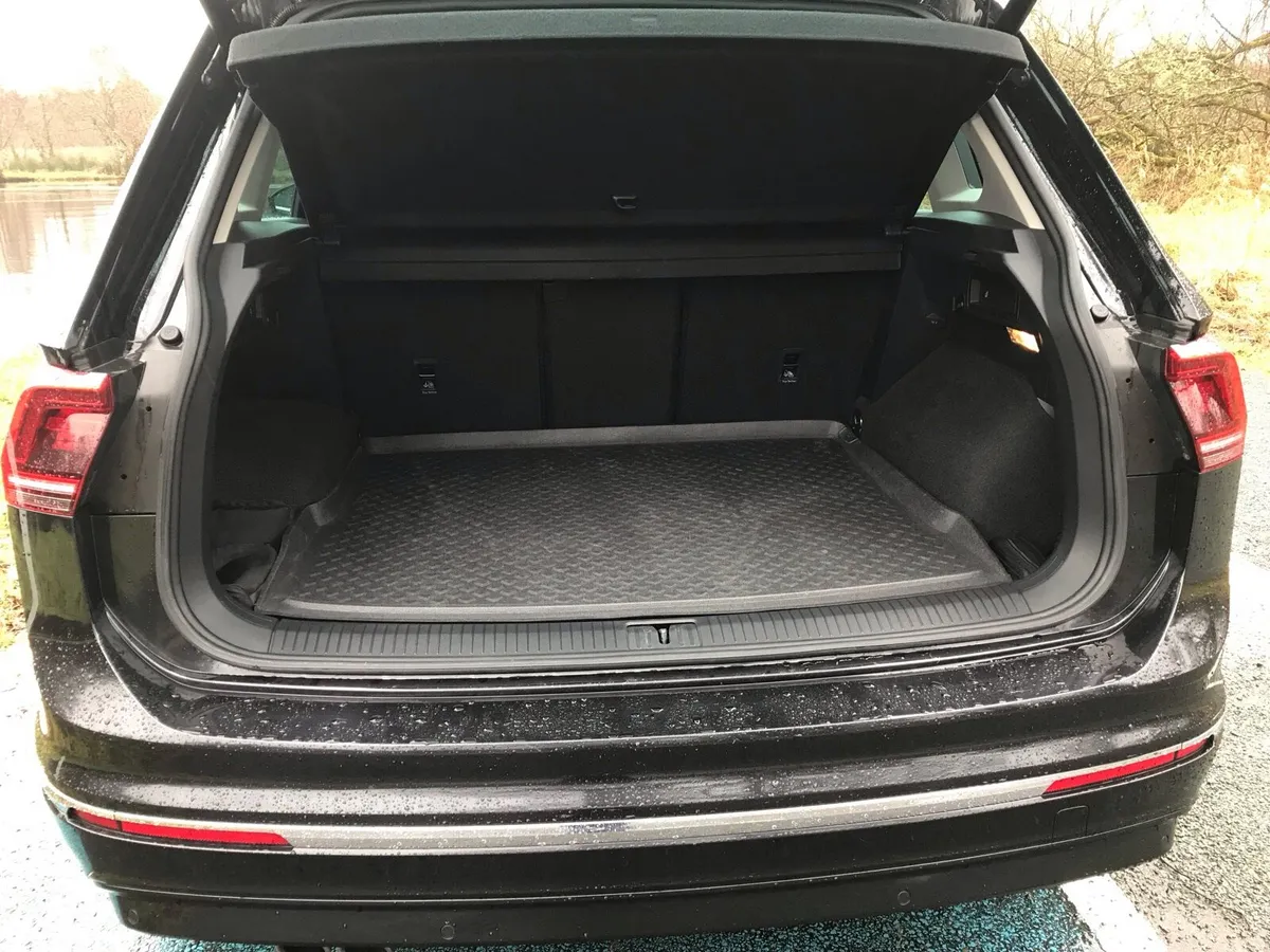 2020 Volkswagen Tiguan R Line Diesel - Image 4