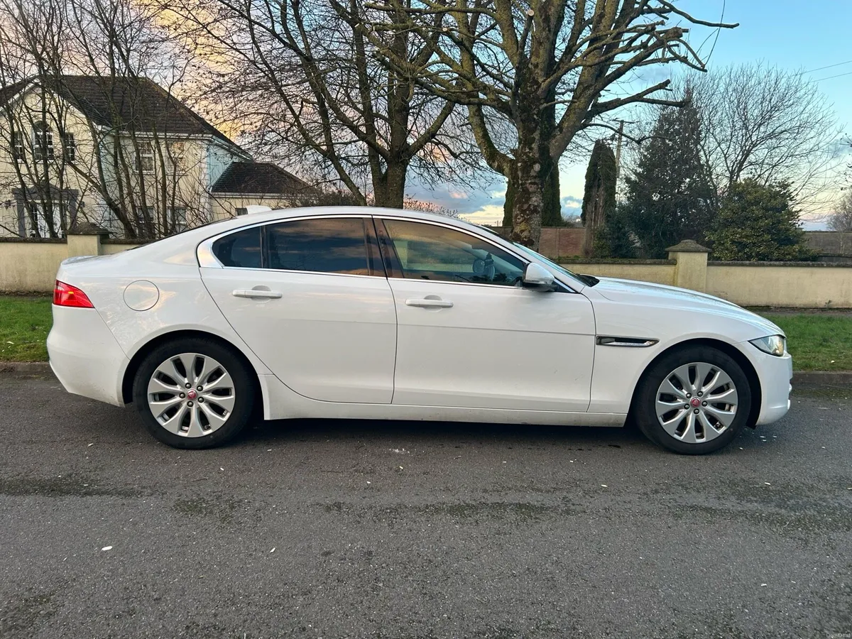 2018 Jaguar XE Prestige Automatic - Image 4