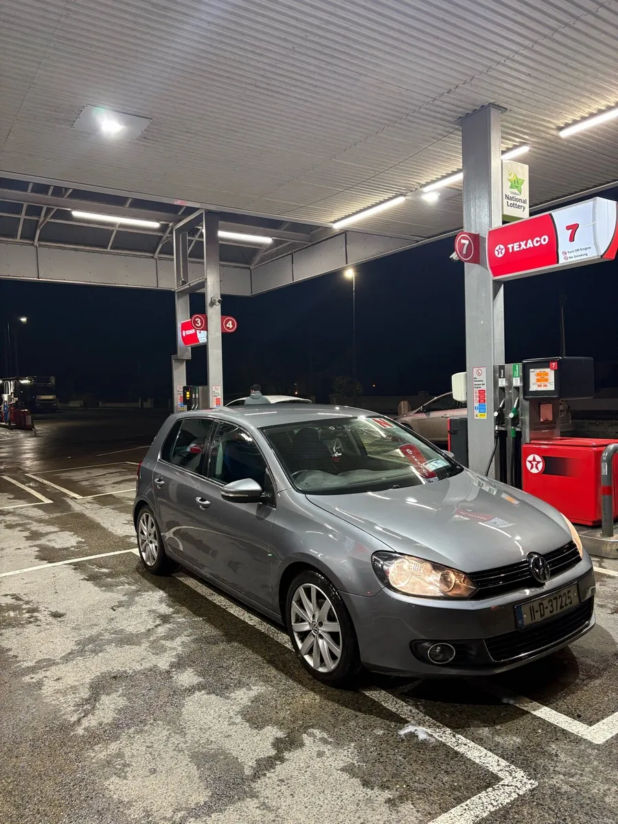 Volswagen golf - Image 2