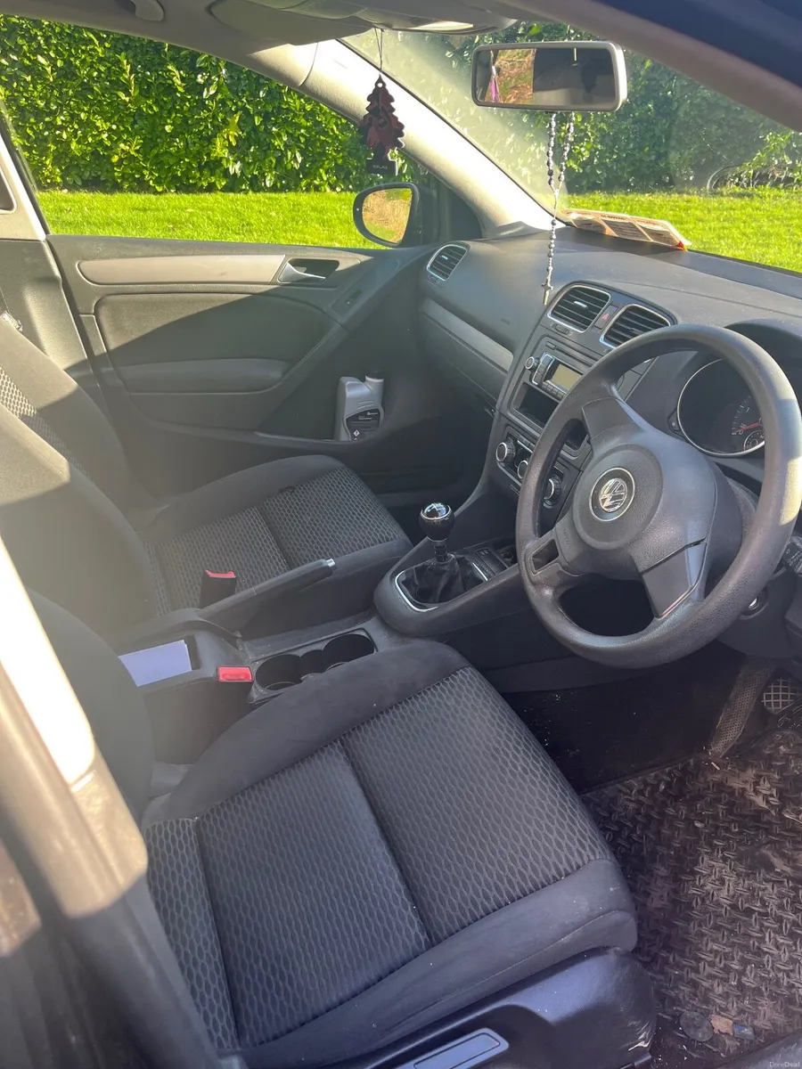 Volkswagen Golf 2010 - Image 4
