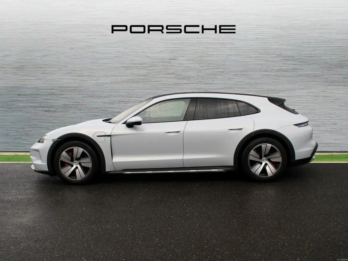 Porsche Taycan 4S Cross Turismo - Image 3