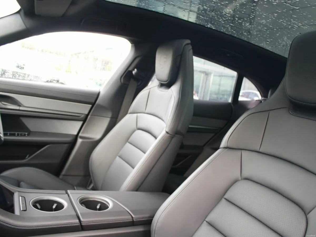 Porsche Taycan 4S Cross Turismo - Image 5