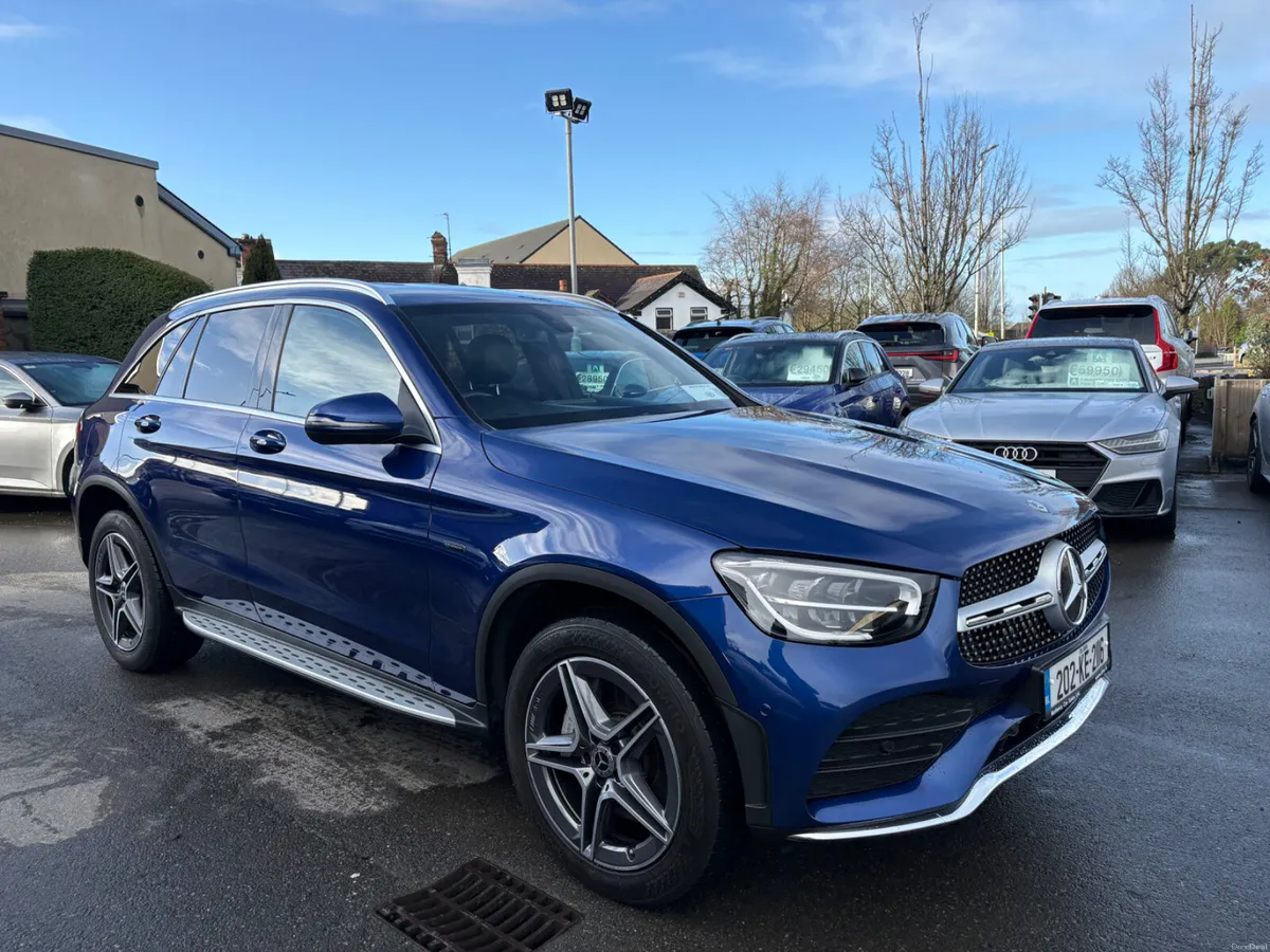202 Mercedes-Benz GLC300DE AMG Line - Image 3