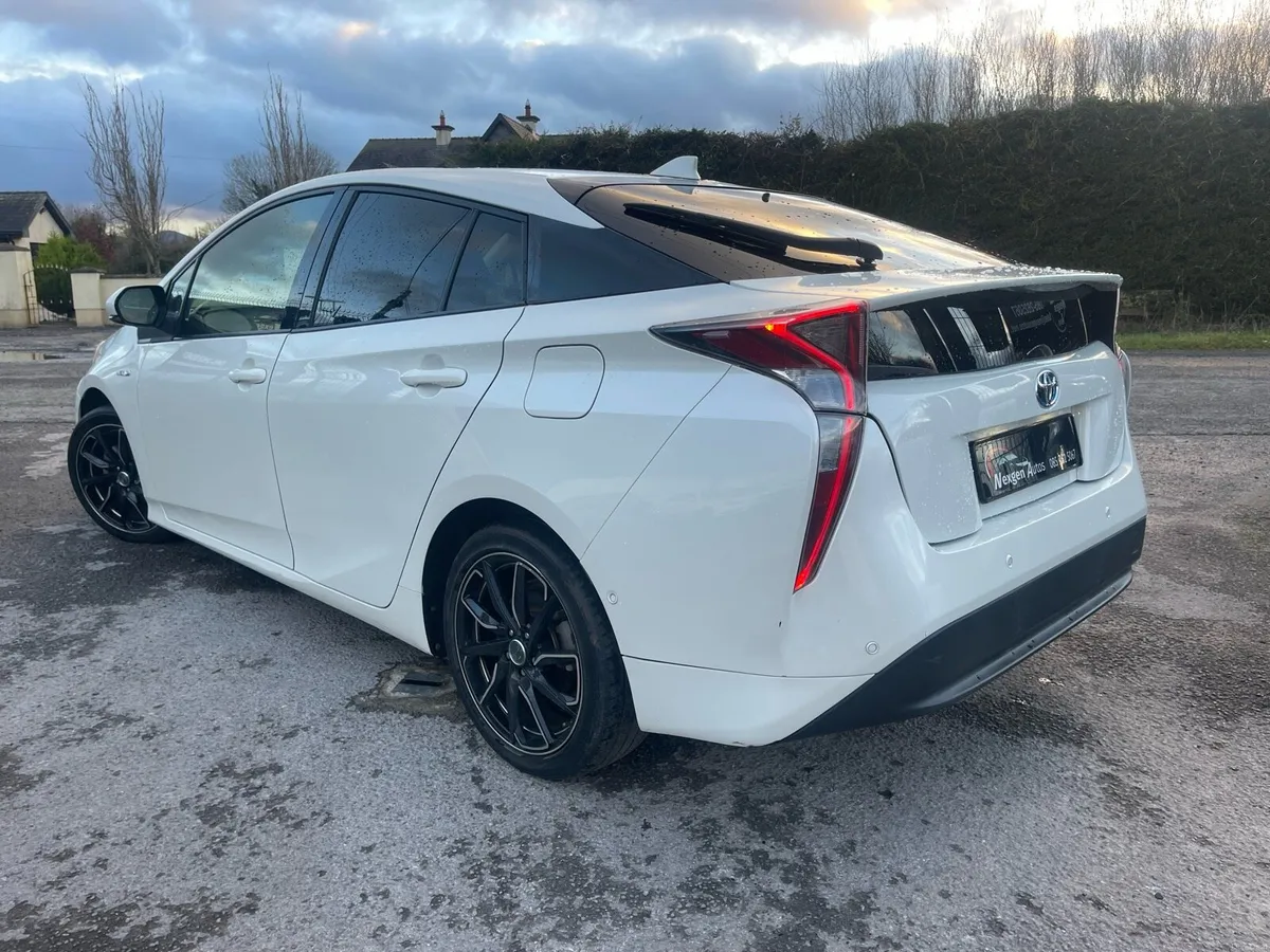 Toyota Prius - Image 3