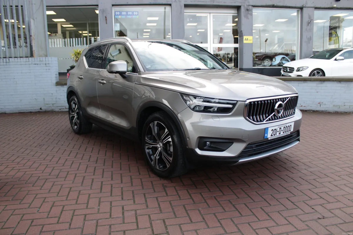 2020 VOLVO XC40 - Image 1