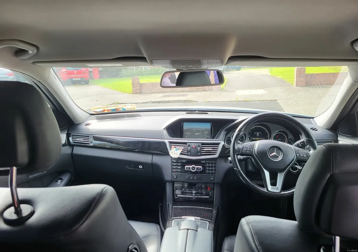 Mercedes-Benz E-Class 2013 - Image 4