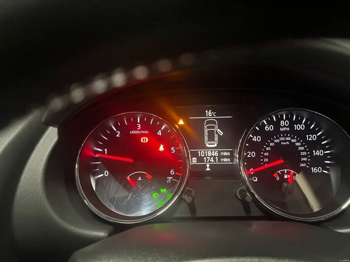 2013 Nissan Qashqai+2 - Image 4