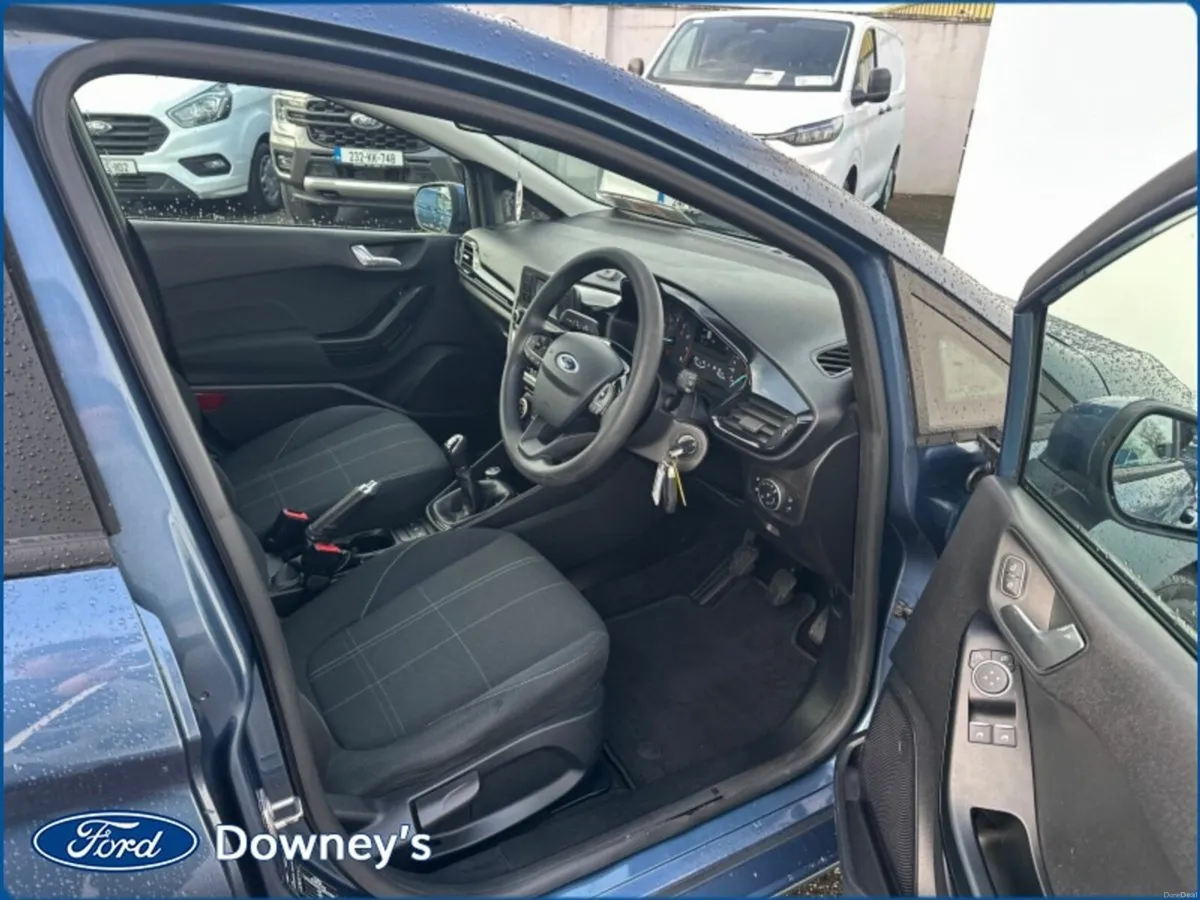 Ford Fiesta 1.1 PETROL - Image 2
