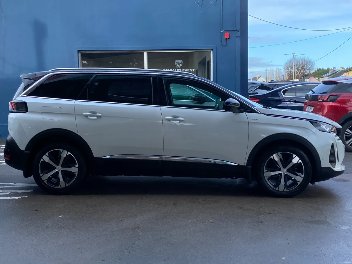 Peugeot 5008 1.5HDi 130bhp Auto GT *Full Leather* - Image 2