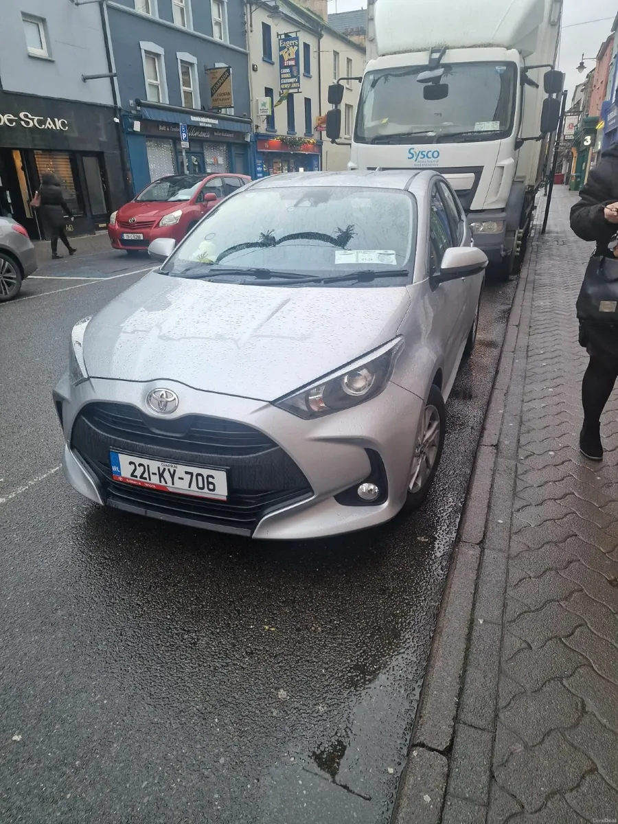 Toyota Yaris 2022 - Image 2