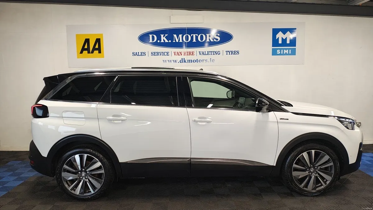 PEUGEOT 5008 AUTOMATIC 7 SEATER - Image 4