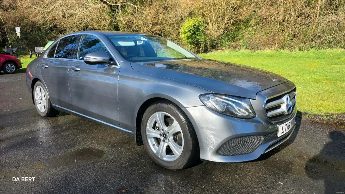MERCEDES BENZ  E220D - Image 1