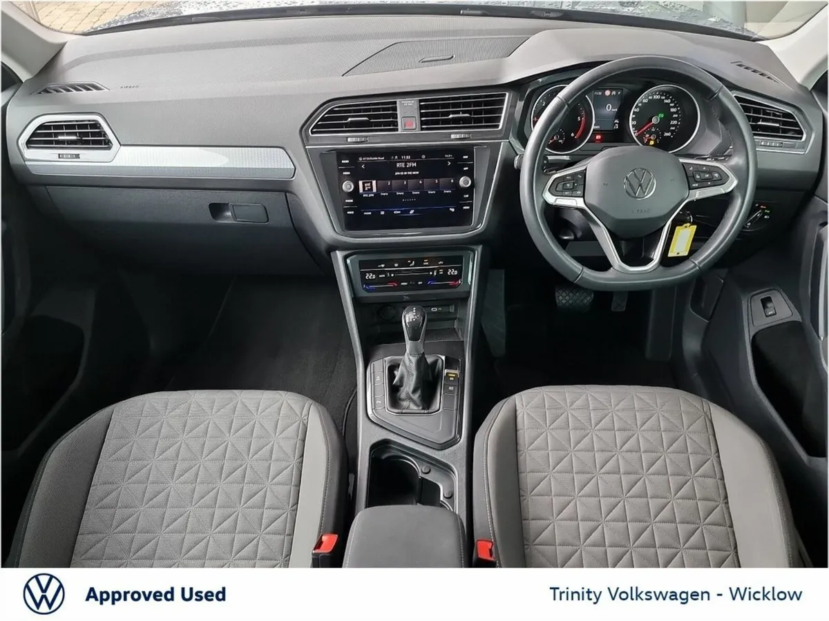 Volkswagen Tiguan ** STUNNING SUV ** DSG AUTOMATIC - Image 2