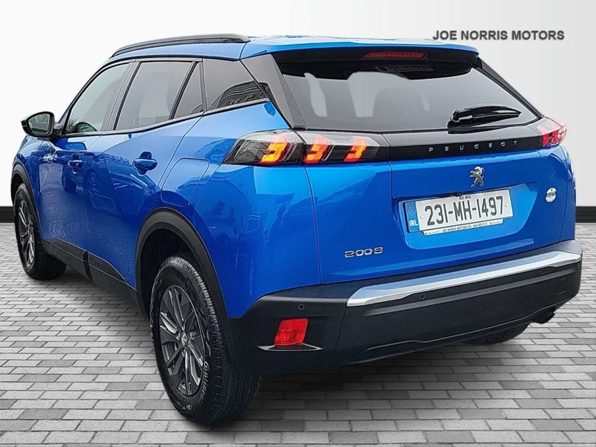 Peugeot 2008 ACTIVE 1.2 100   LOW KMS - Image 4