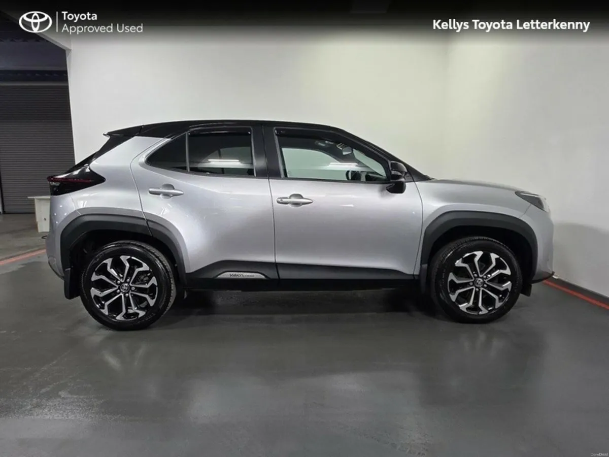 Toyota Yaris Cross CROSS LUNA SPORT 4DR #79 - Image 3