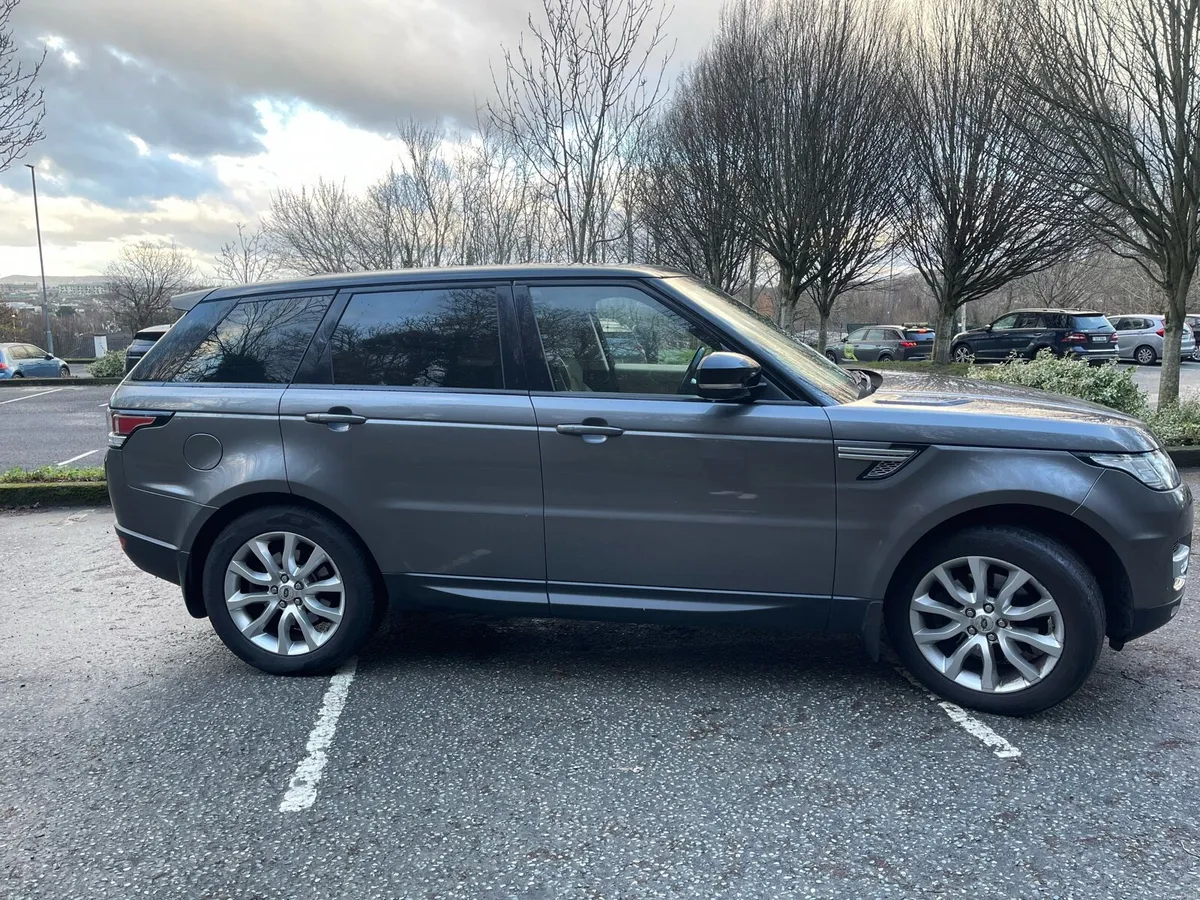 Land Rover Range Rover Sport - Image 2