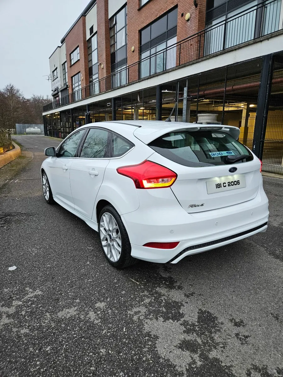 181 FORD FOCUS ZETEC S - Image 3