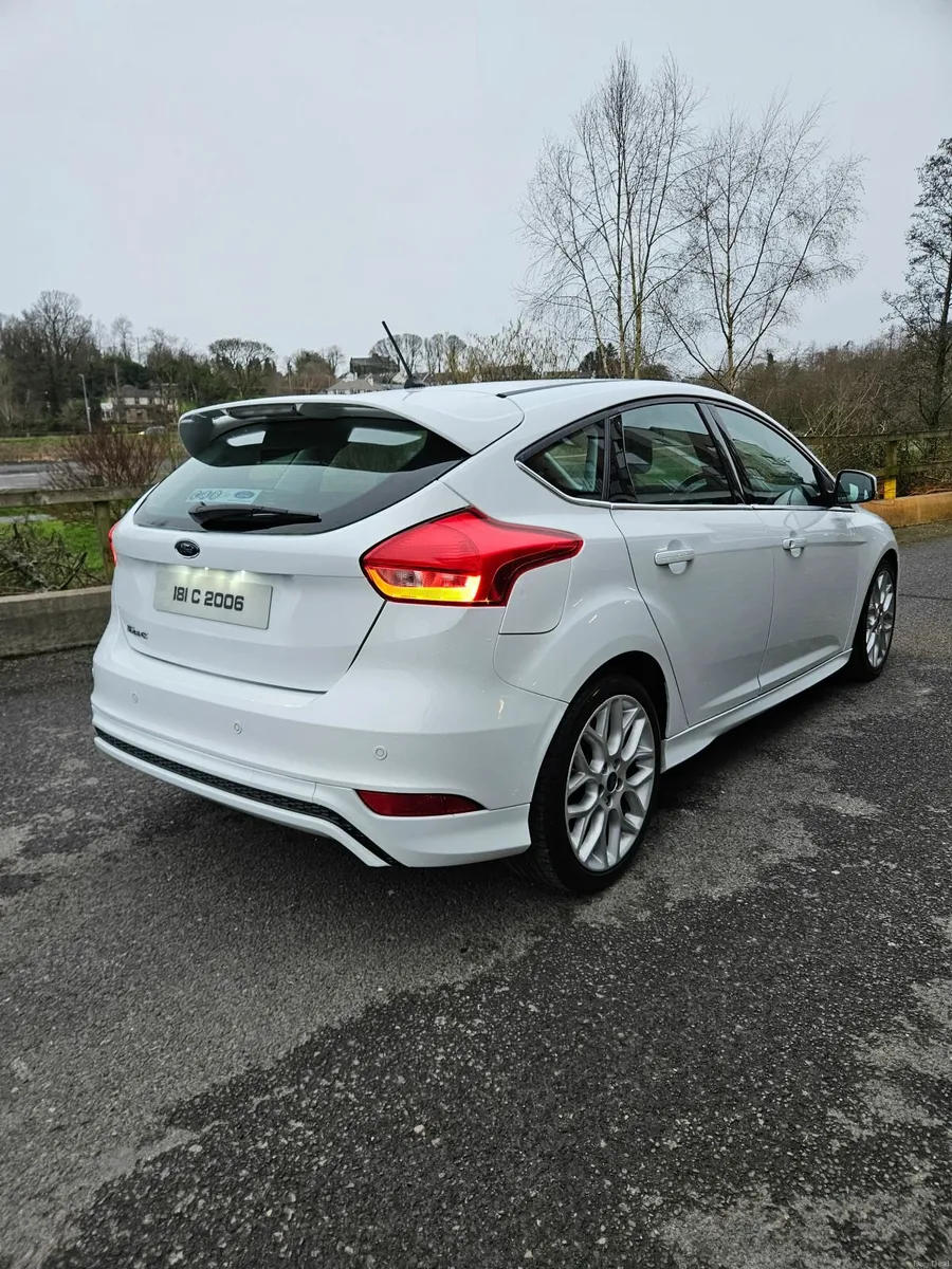 181 FORD FOCUS ZETEC S - Image 4