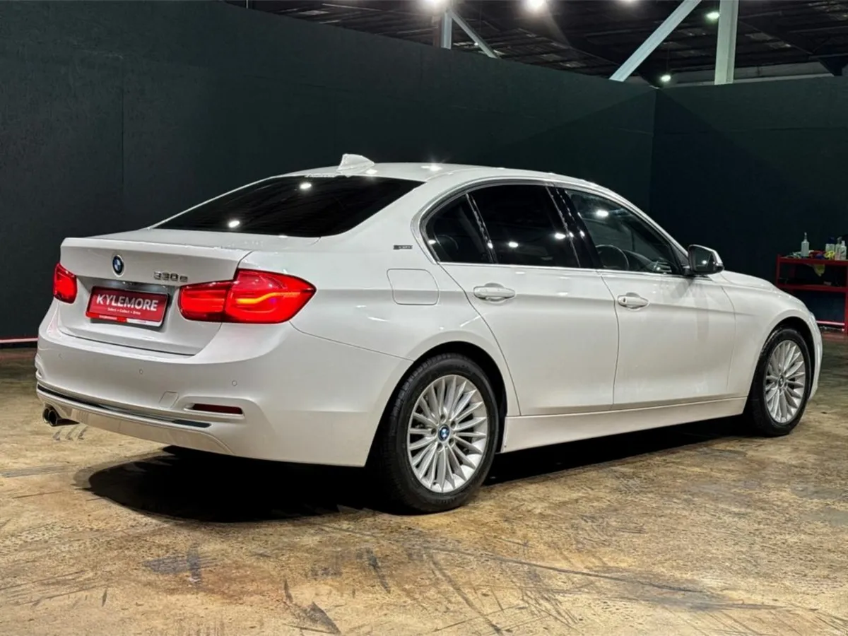 BMW 3-Series HYBRID - 330e 2.0L AUTOMATIC - BLACK - Image 4
