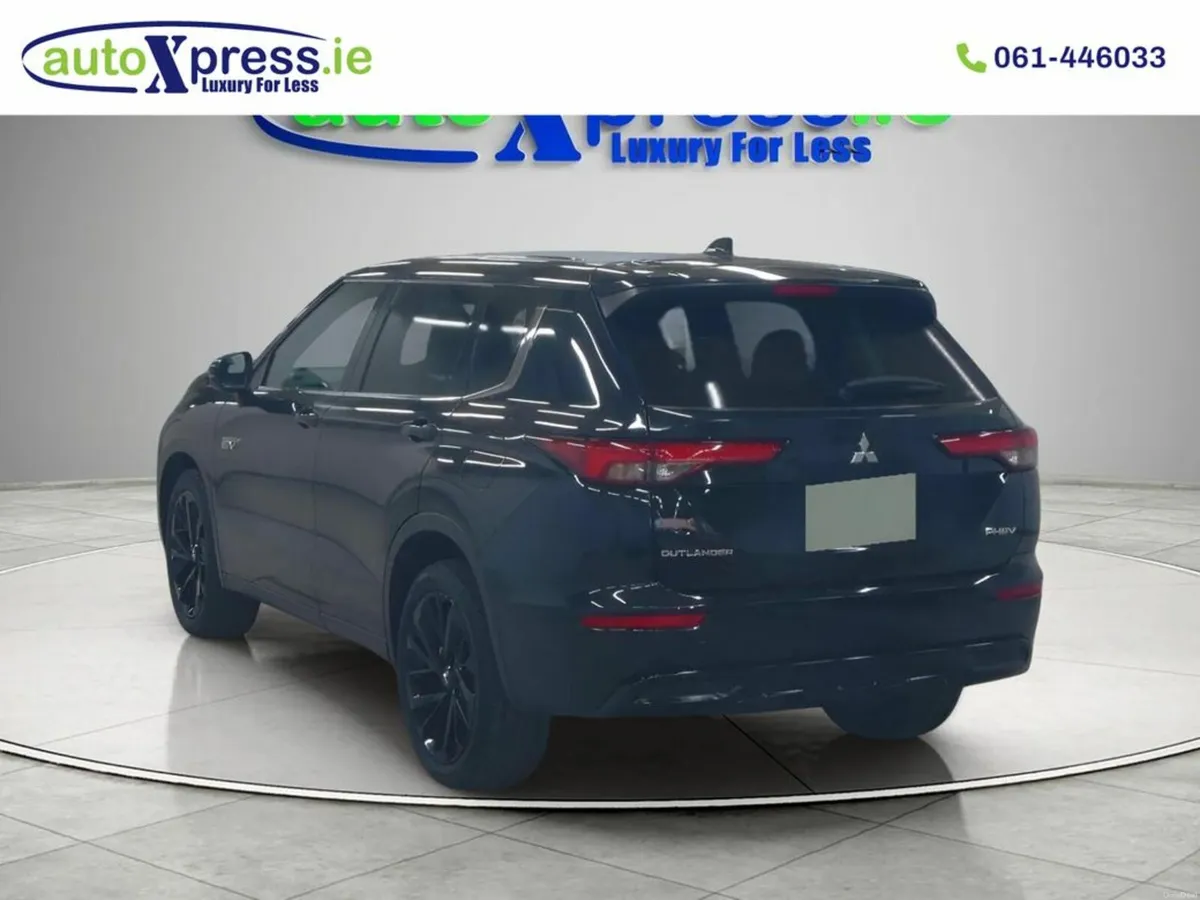 Mitsubishi Outlander PHEV 4WD BLACK EDITION, Low m - Image 3