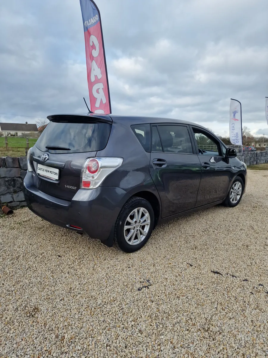 11 Toyota Verso 2.0 D-4D - Image 3