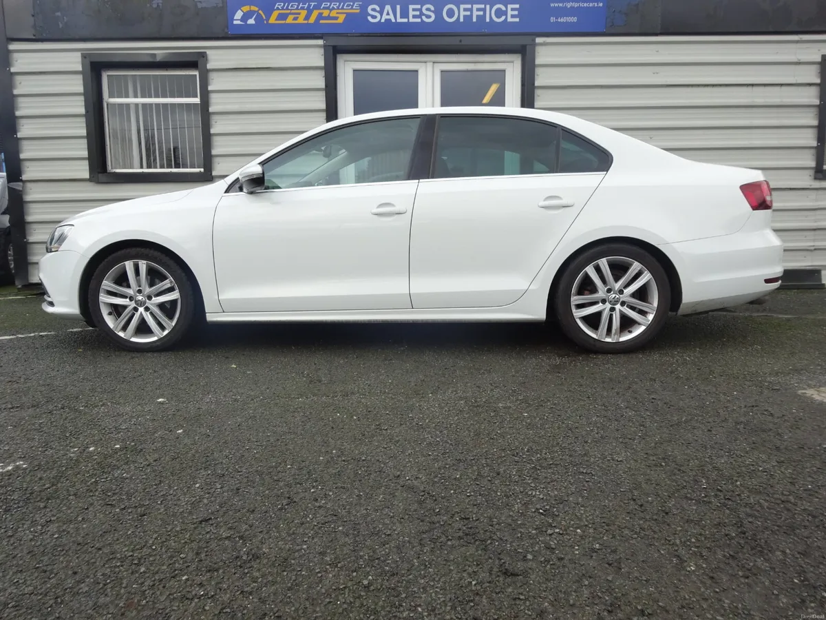 VOLKSWAGEN JETTA 2.0 TDI 150 BHP HIGHLINE AUTO - Image 4