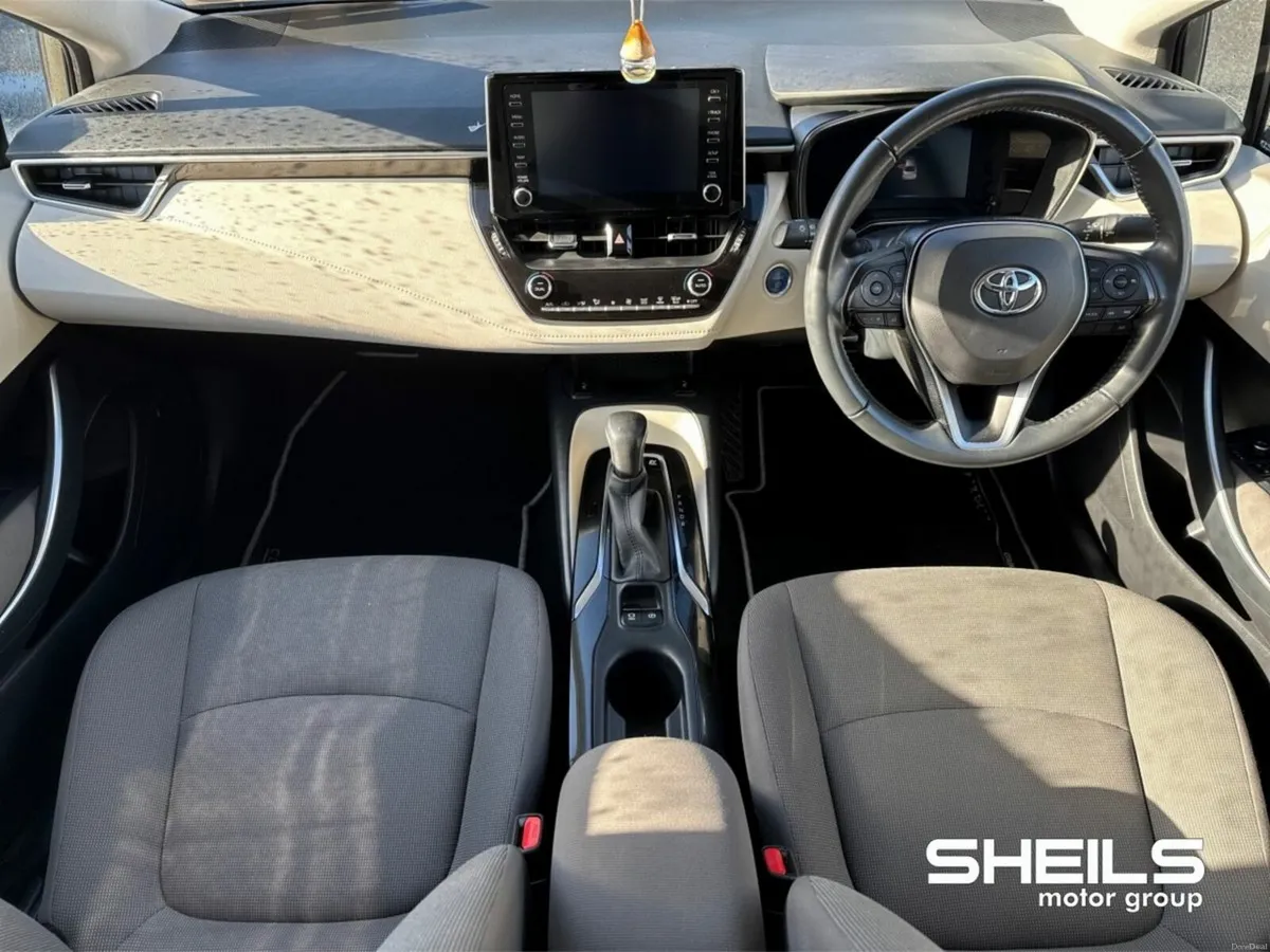 Toyota Corolla 1.8 Hybrid Luna Sport Saloon - Image 3