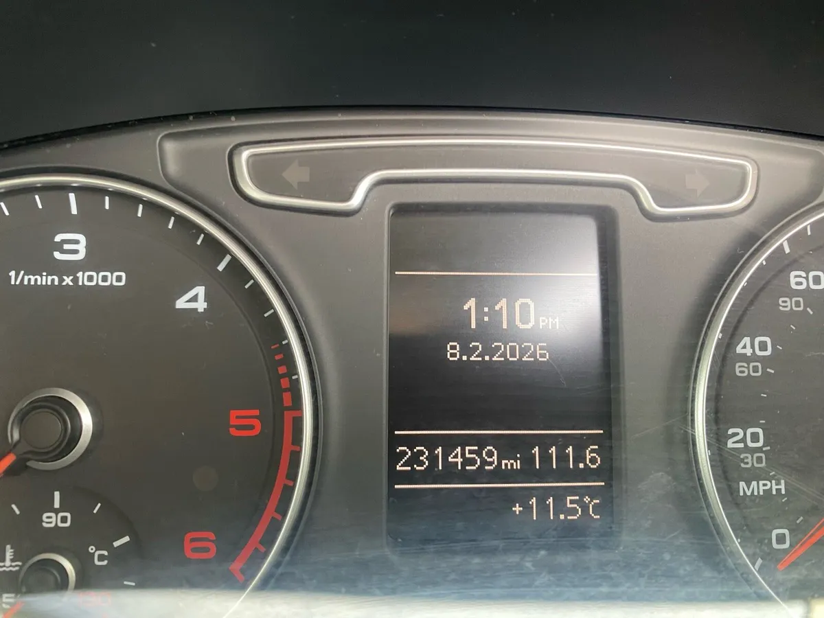 Audi Q3 For sale  2.0 diesel - Image 2