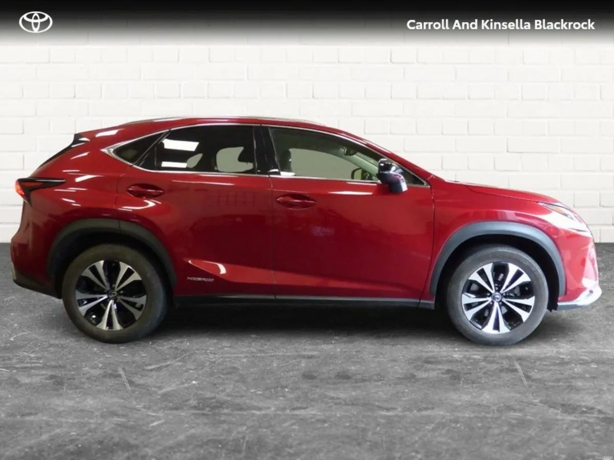 Lexus NX Hybrid Dynamic FWD - Image 3