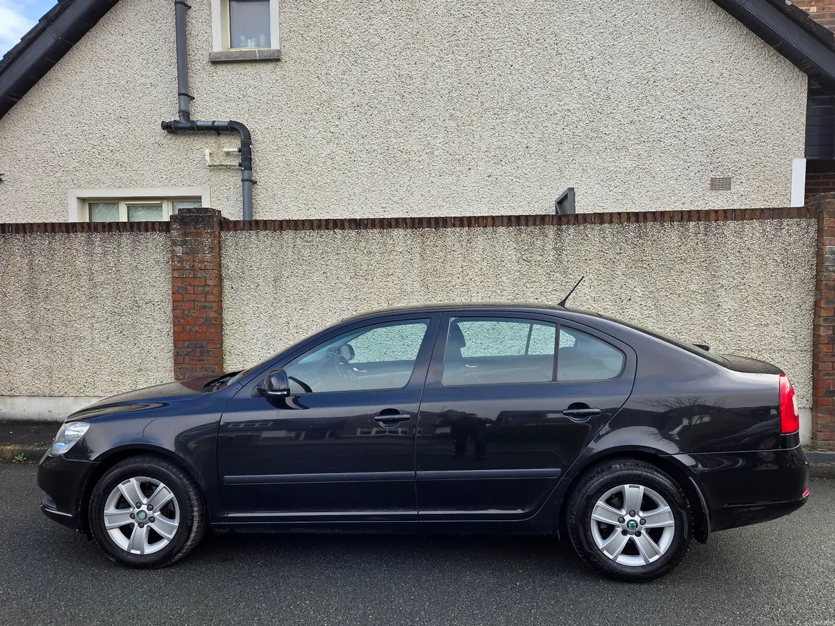 Skoda Octavia 1.6d Active - Image 4