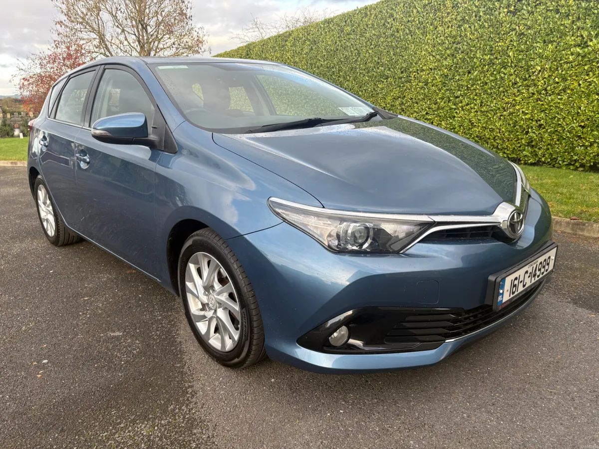 Toyota Auris 2018 - Image 2