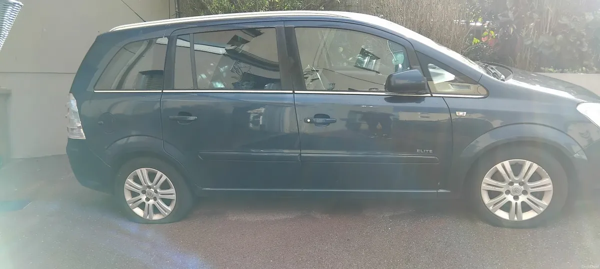 Vauxhall Zafira 2011 - Image 2