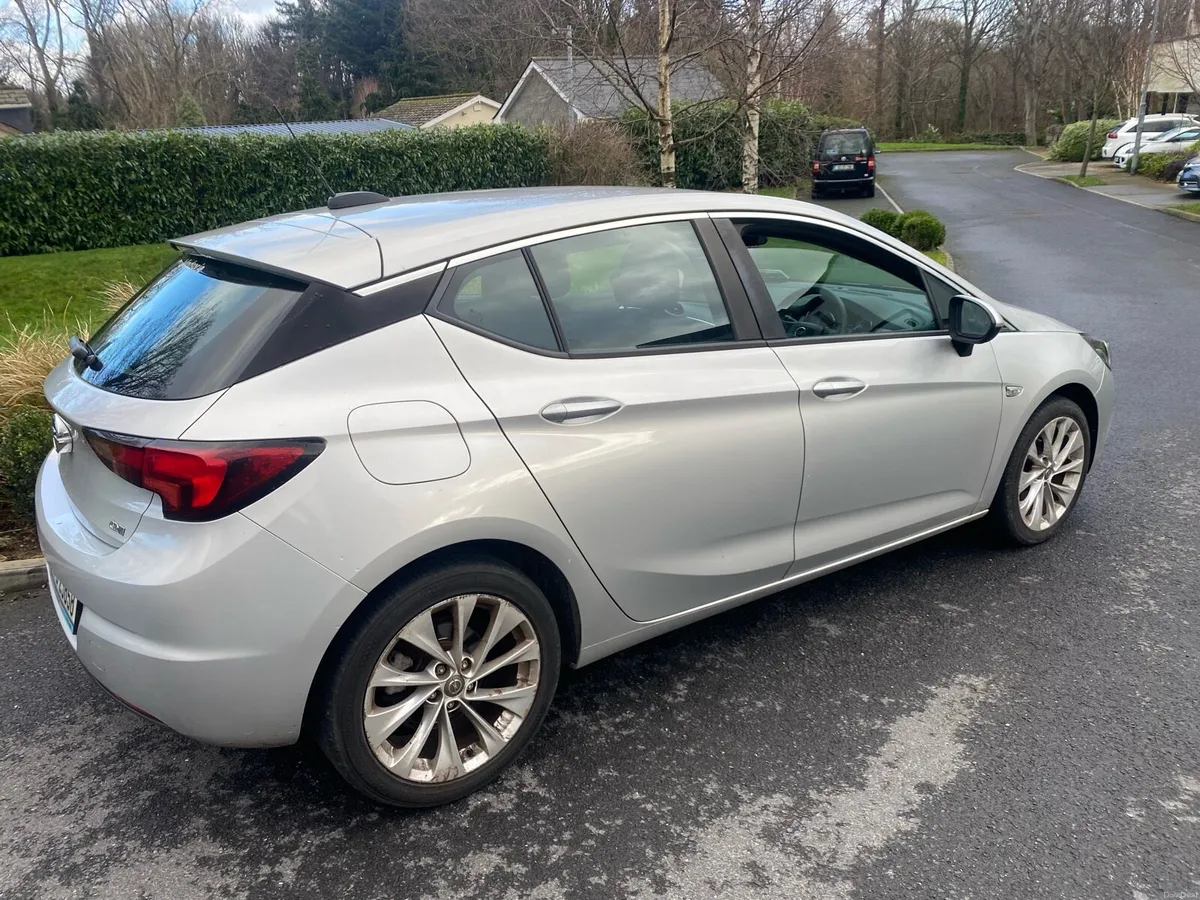 Opel Astra 1.6 CDTI low km NCT 02/2028 - Image 4