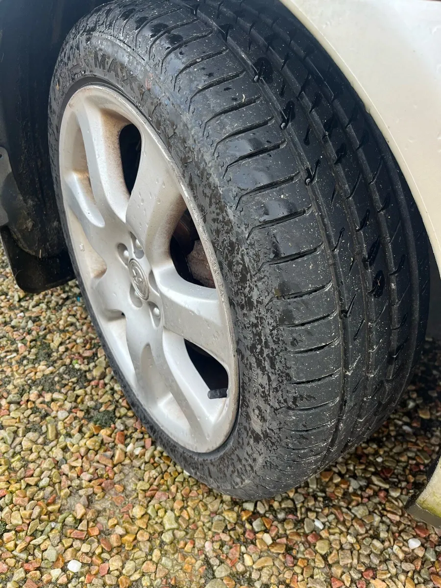 Toyota avensis - Image 2