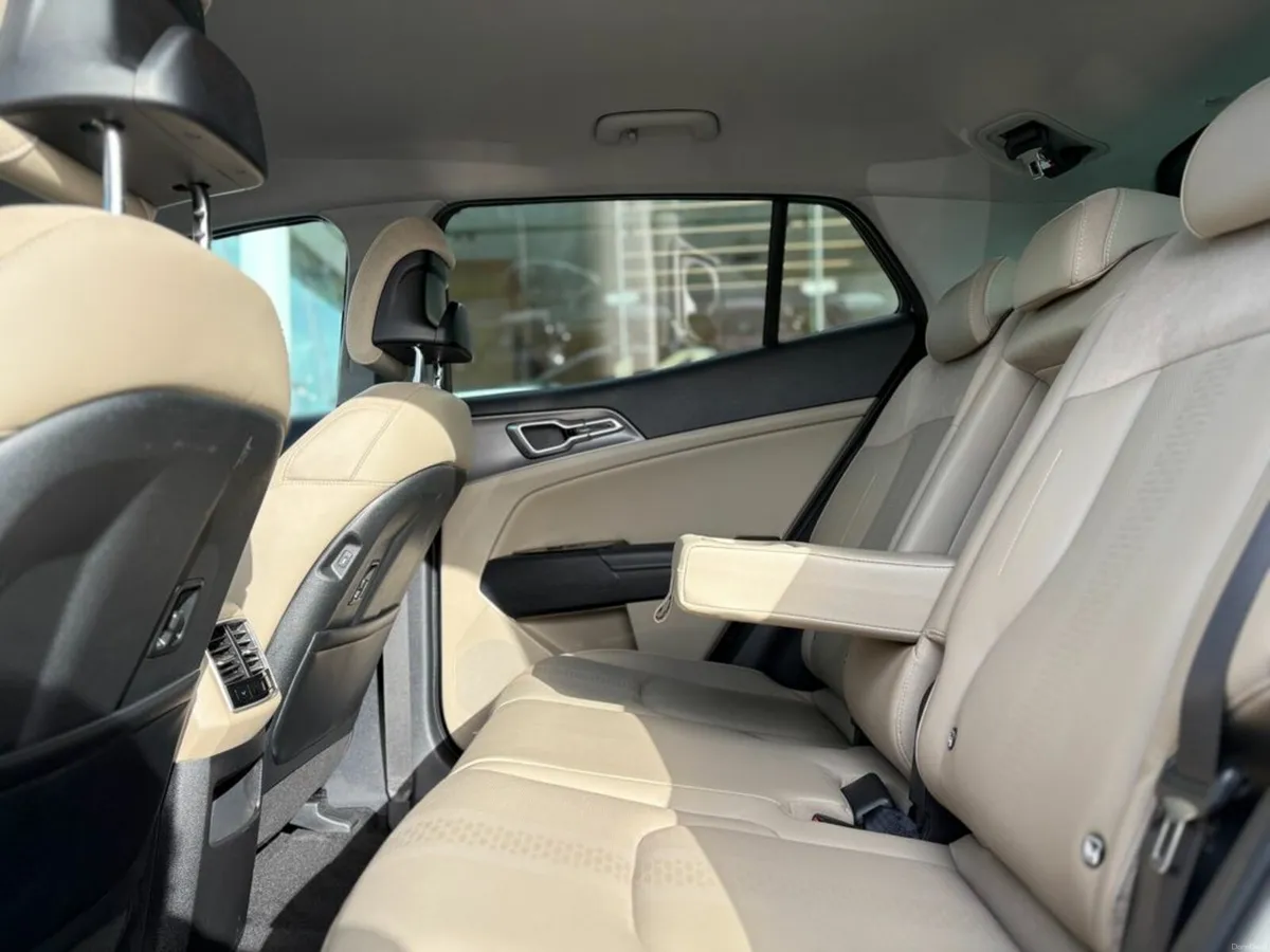 Kia Sportage K4 Plug in hybrid - Image 4