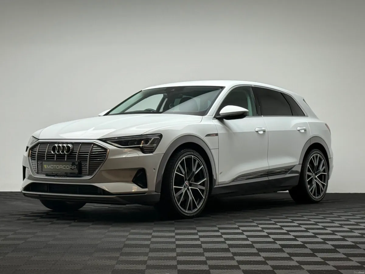 Audi e-tron 50 TECHNIK QUATTRO - Image 3