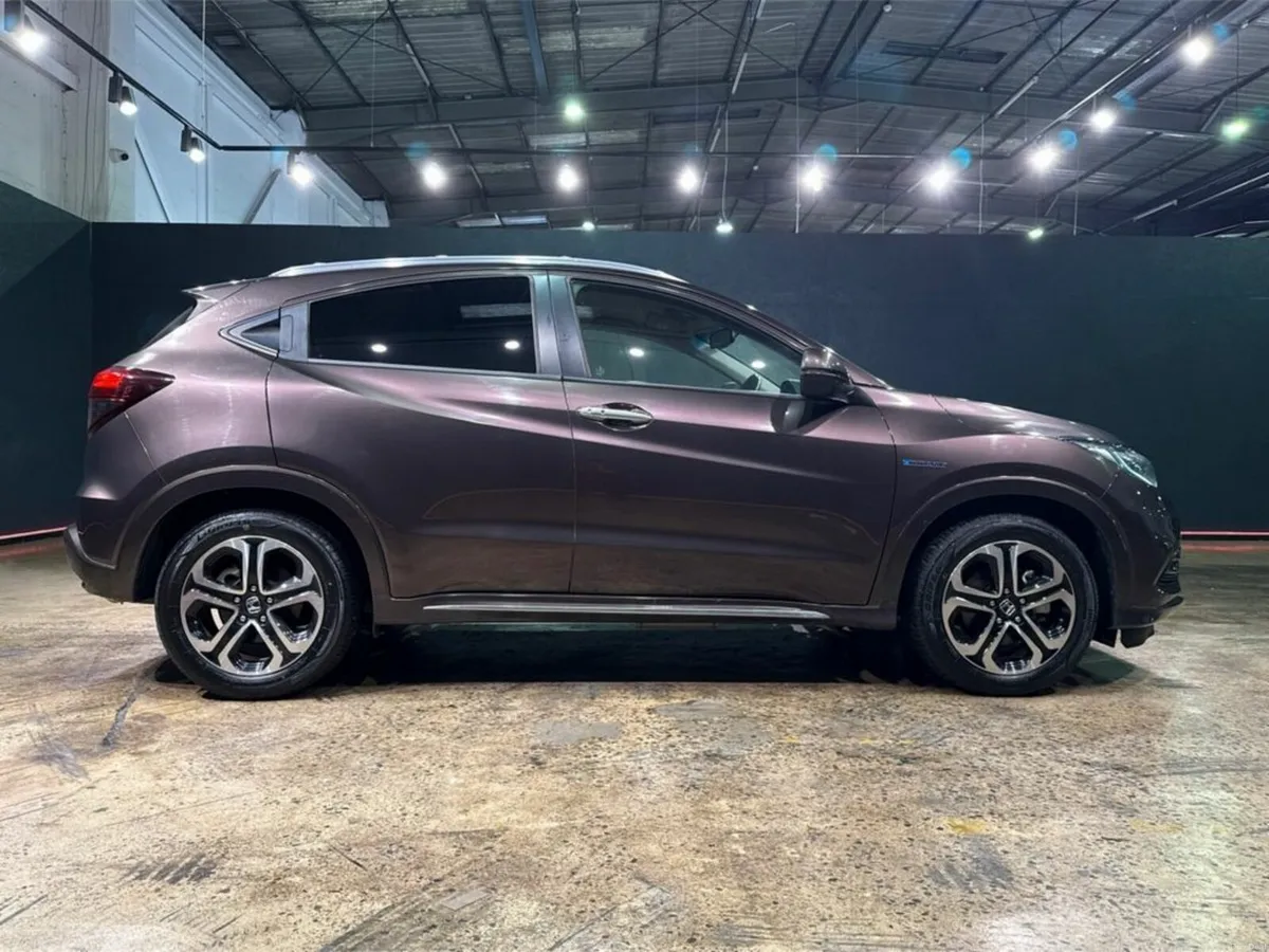 Honda Vezel 1.5 HYBRID SUV - BROWN LEATHER INTERIO - Image 3